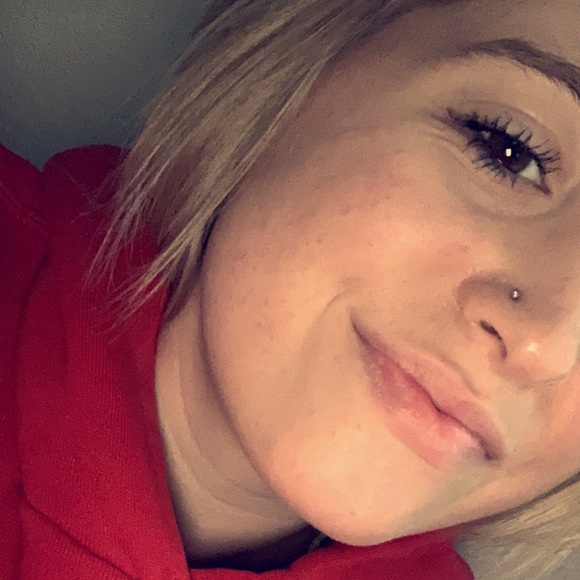 Meet your Posher, Hali - Picture 1 of 1